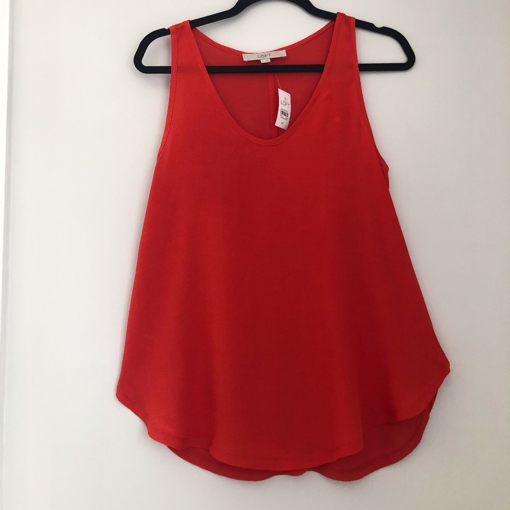 red scoop neck light tank / size xs